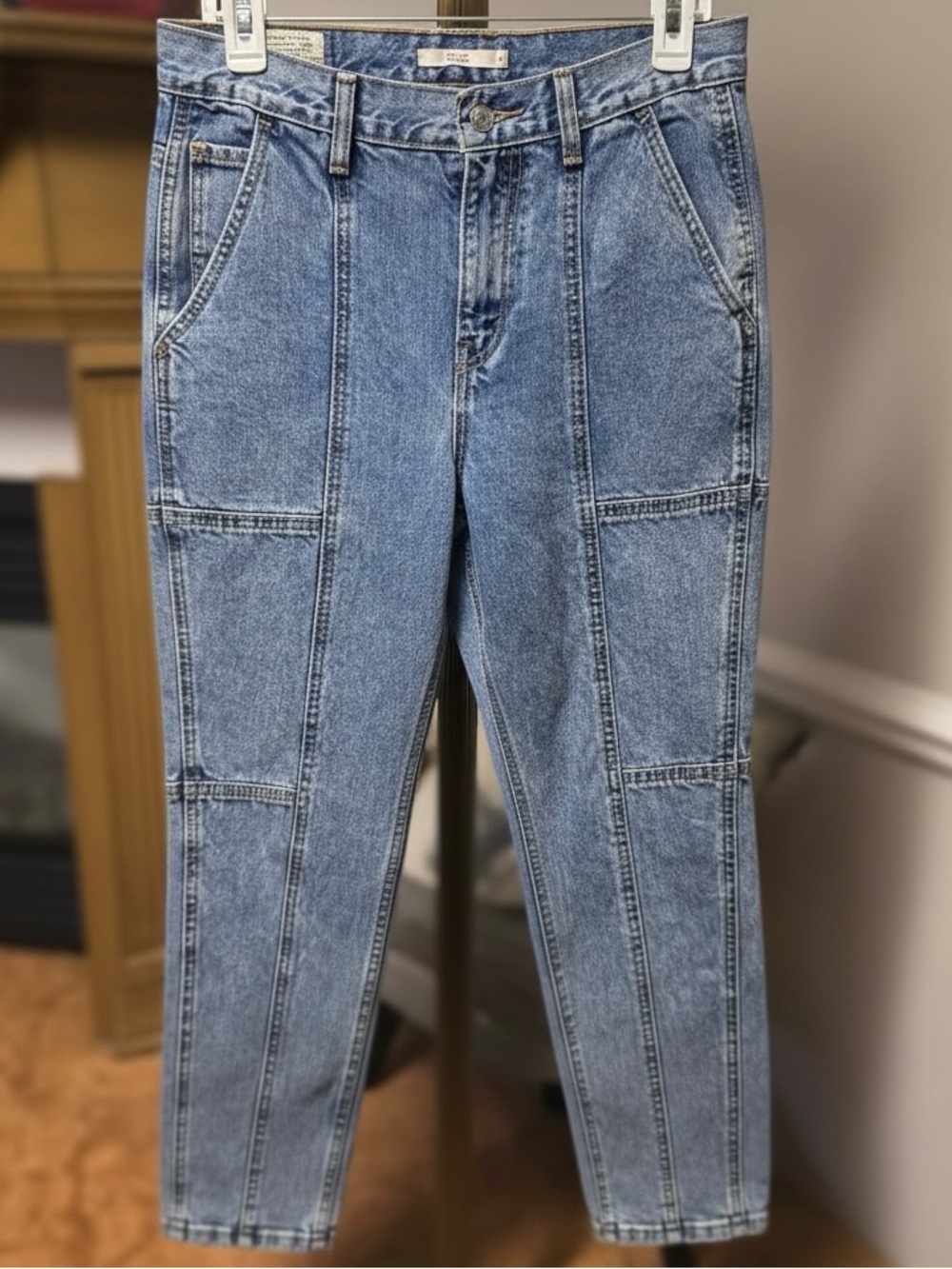 Levi’s Mom Jeans 26 High Rise Tapered Acid Wash Blue Vintage Style